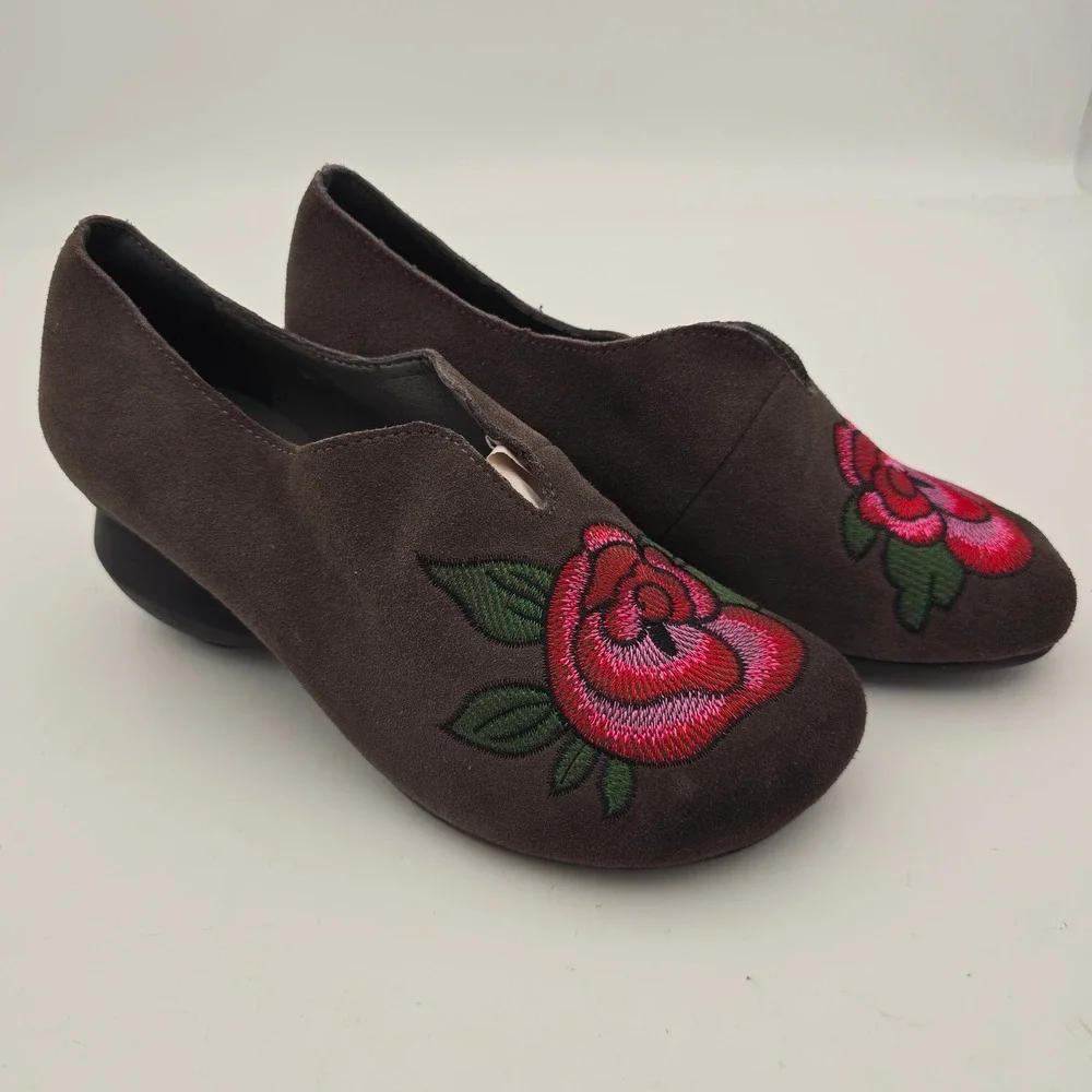 Escocofy Fawn 38/7.5 Suede Shoes Embroidered Rose Comfort Round Heel Loafer Boho